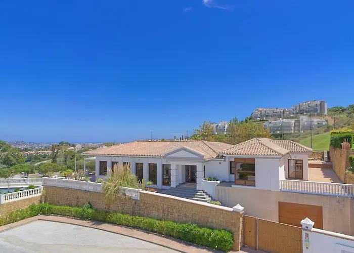 Uno - Stunning 4 Bedroom With Pool Villa