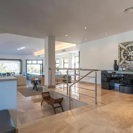 Villa Uno - Stunning 4 Bedroom With Pool Málaga